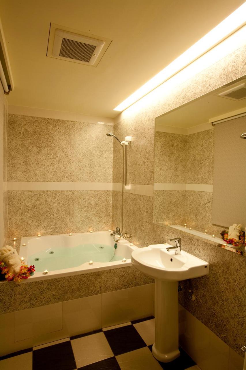 Holyone Hotel Taipei Exterior foto